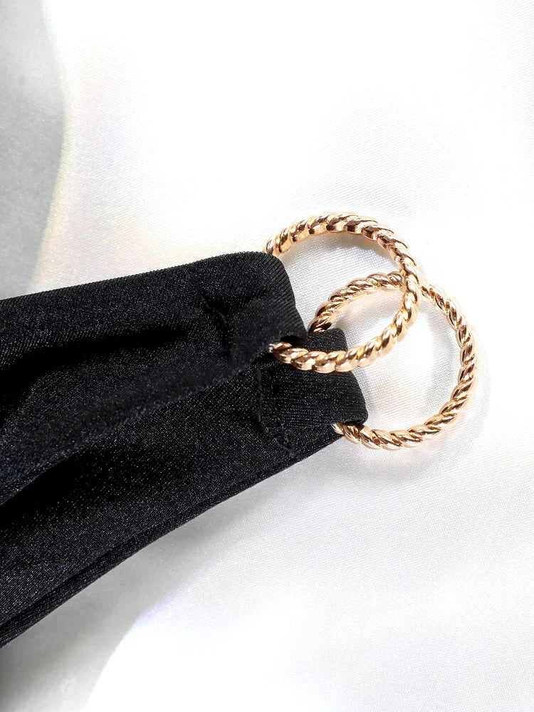 Plissierter Mikro-Bikini mit Cut-Out & Bandagen-Design