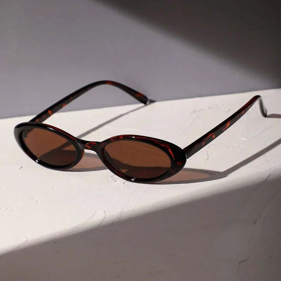 Ovale Retro-Sonnenbrille mit Leopardenmuster